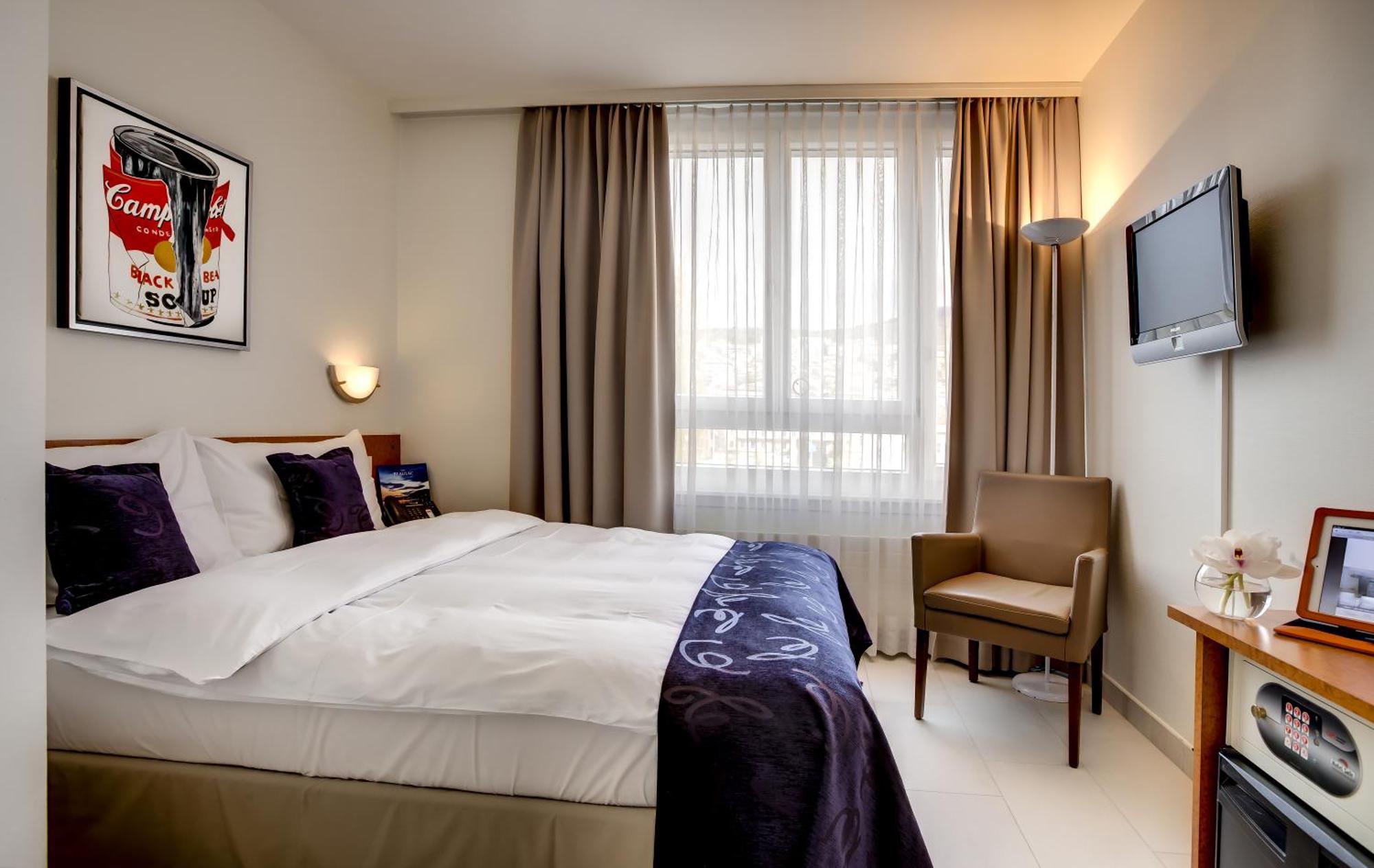 Best Western Premier Hotel Beaulac Neuenburg Zimmer foto